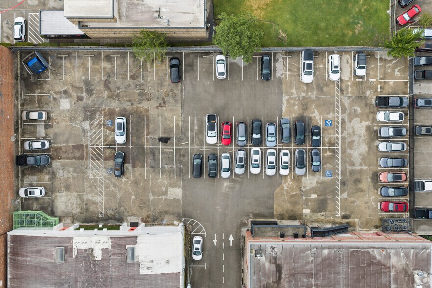More Photos Of 2315 Commerce St, Houston Unknown For Lease