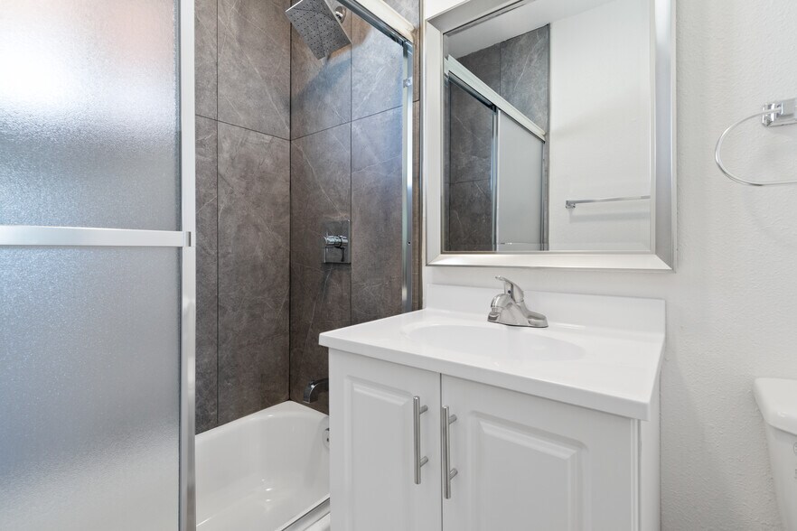 More Photos Of 44921 Trevor Ave, Lancaster Apartments For Sale