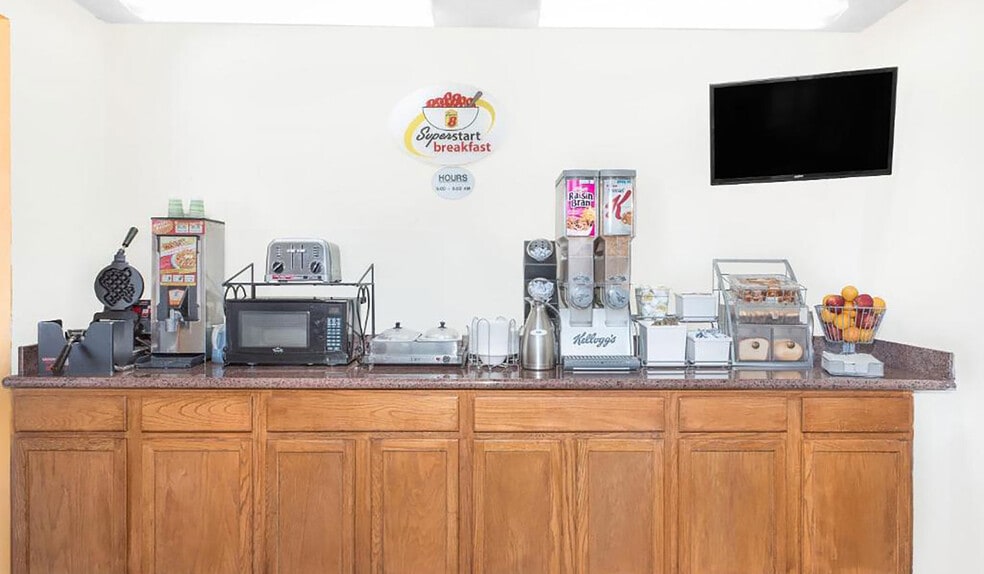 More Photos Of 1807 SE Frontage Rd, Van Horn Hotel For Sale