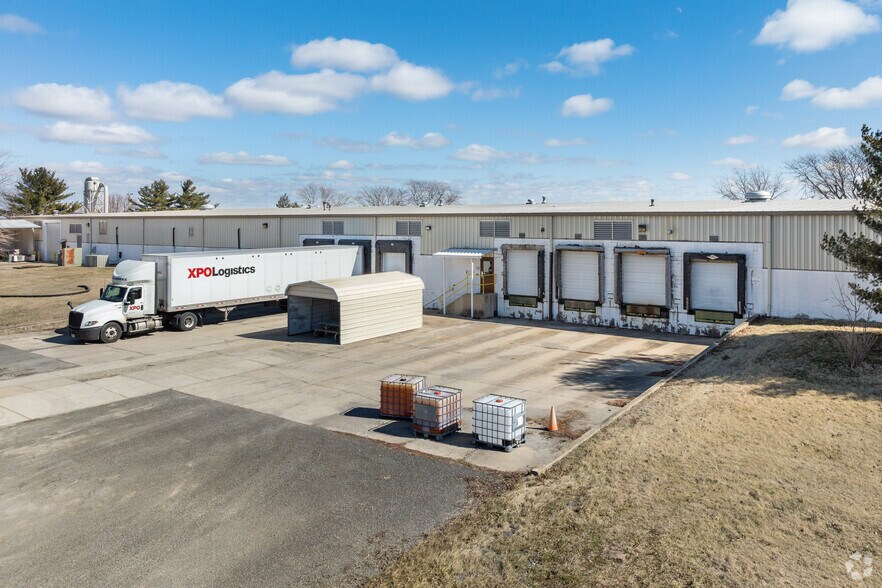 More Photos Of 3750 Industrial Dr, Carlyle Warehouse For Lease