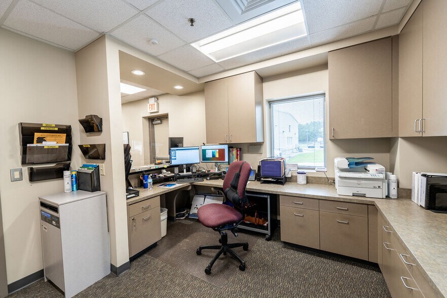 More Photos Of 149 Piper Ln, Georgetown Industrial For Sale