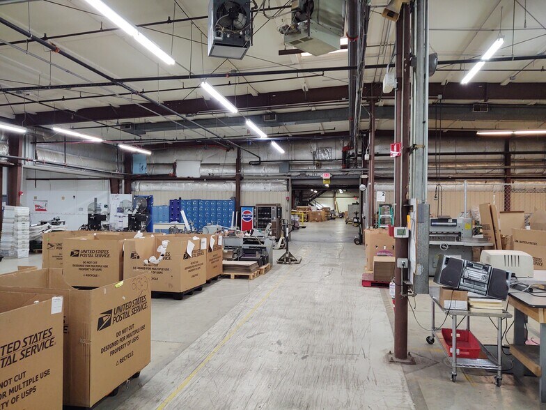 More Photos Of 888 Dayton St, Yellow Springs Warehouse For Lease