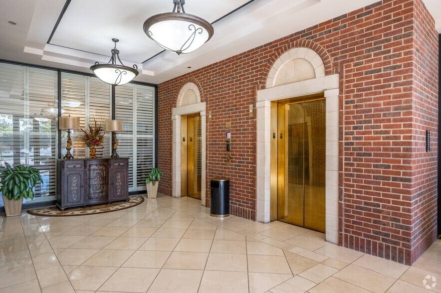 More Photos Of 2220 San Jacinto Blvd, Denton Office For Lease