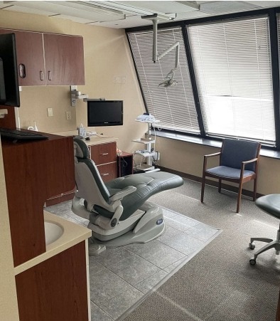 More Photos Of 13975 Manchester Rd, Manchester Medical For Lease
