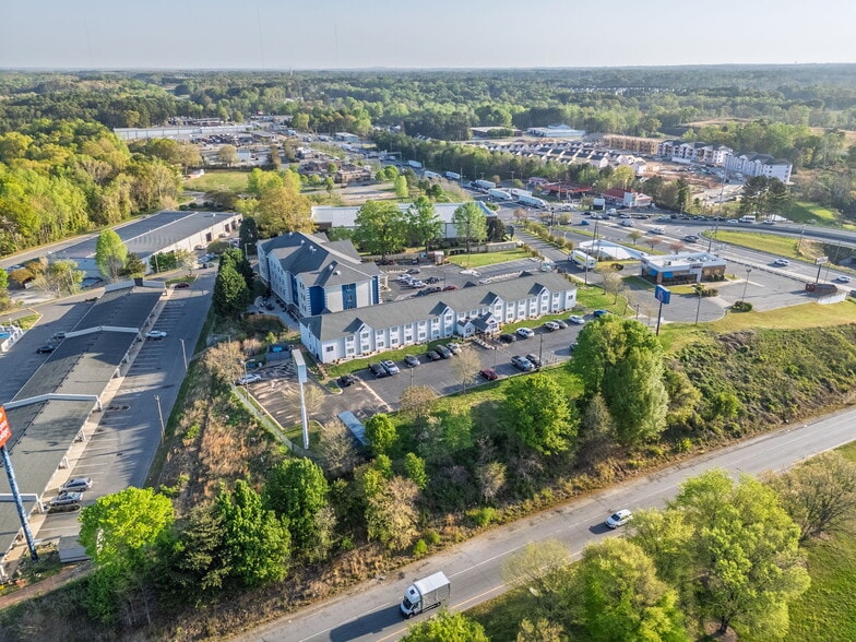 More Photos Of 1901 Broadcast St, Gastonia Hotel For Sale