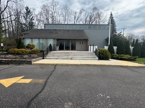 More Photos Of 272 N Hewitt Rd, Ypsilanti Religious Facility For Sale