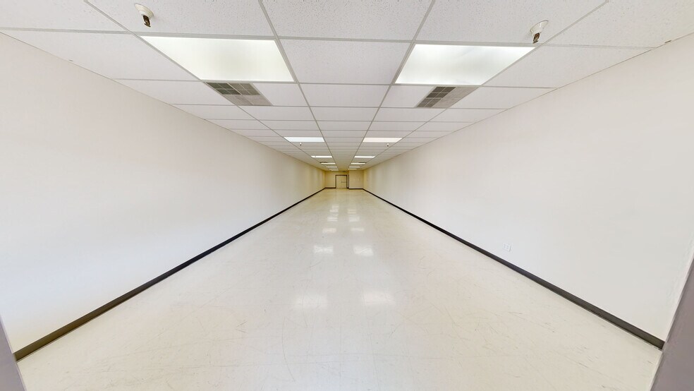 More Photos Of 1811 Douglas Blvd, Roseville Storefront For Lease