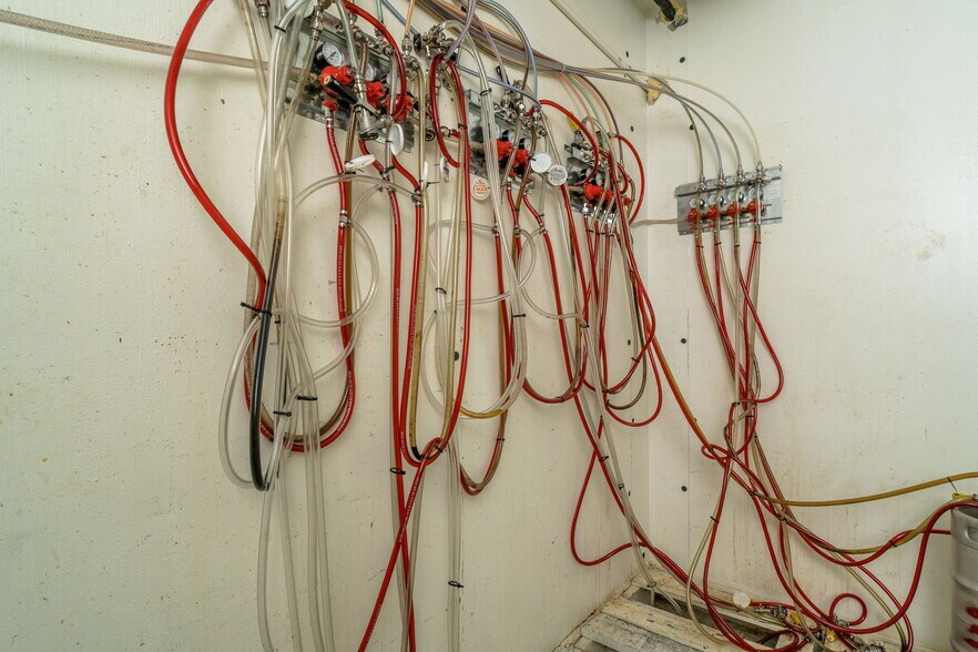 More Photos Of 2323 W Main St, Waynesboro General Retail For Sale