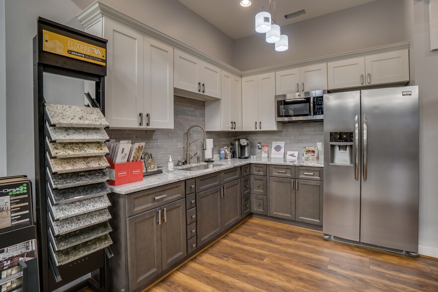 More Photos Of 6414 Horsepen Rd, Richmond Flex For Sale