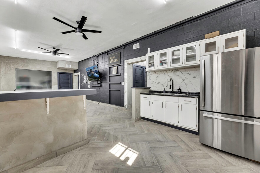 More Photos Of 1528 E Yandell Dr, El Paso Loft Creative Space For Sale