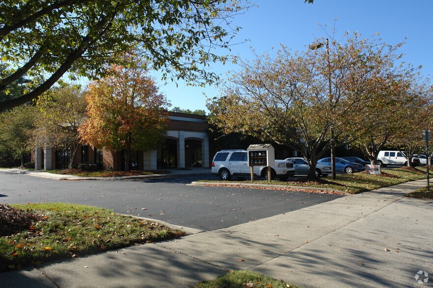 Primary Photo Of 2400 Crownpoint Executive Dr, Charlotte Office For Lease