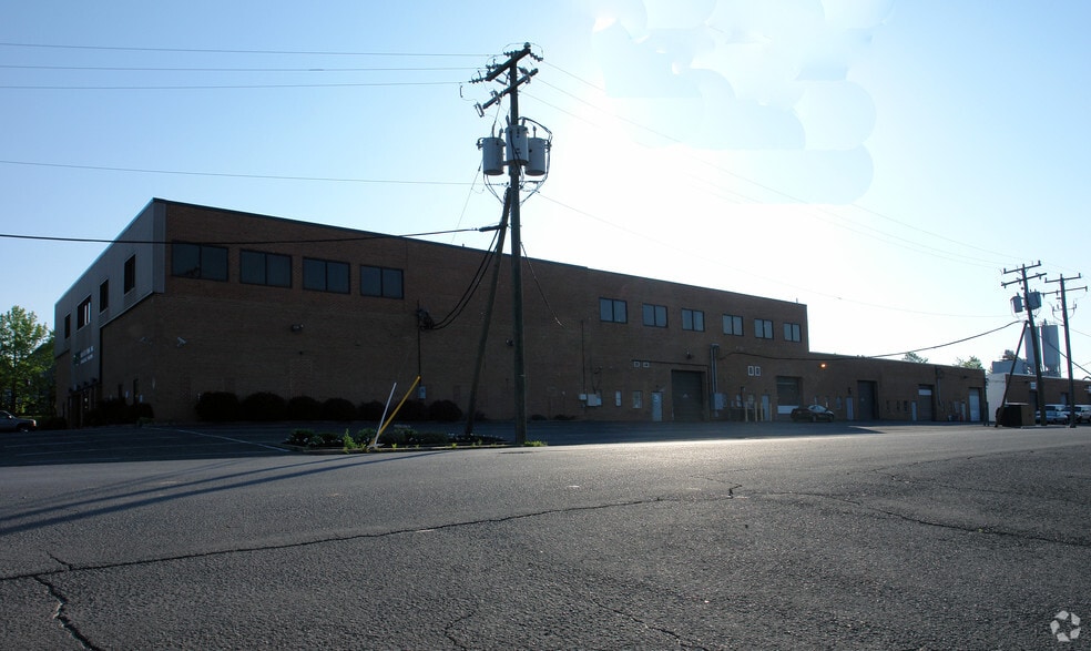 More Photos Of 8401-8409 Terminal Rd, Lorton Warehouse For Lease