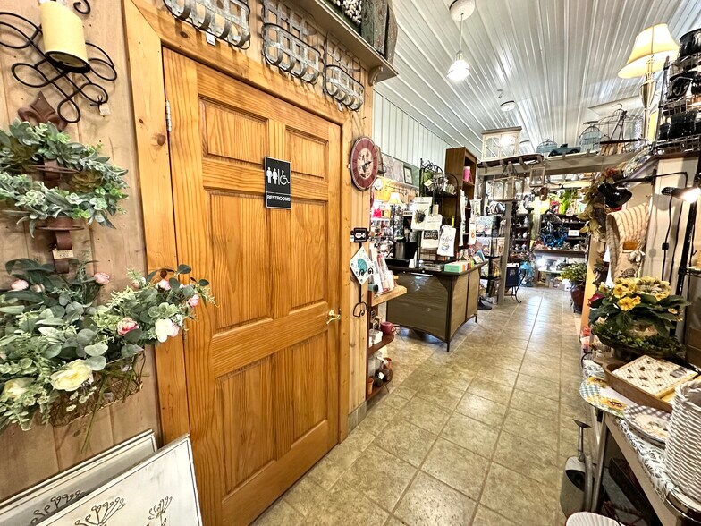 More Photos Of 5659 Dakota Ave S, Huron Garden Center For Sale