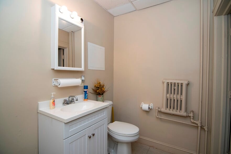 More Photos Of 207 S Heber St, Beckley Office For Sale