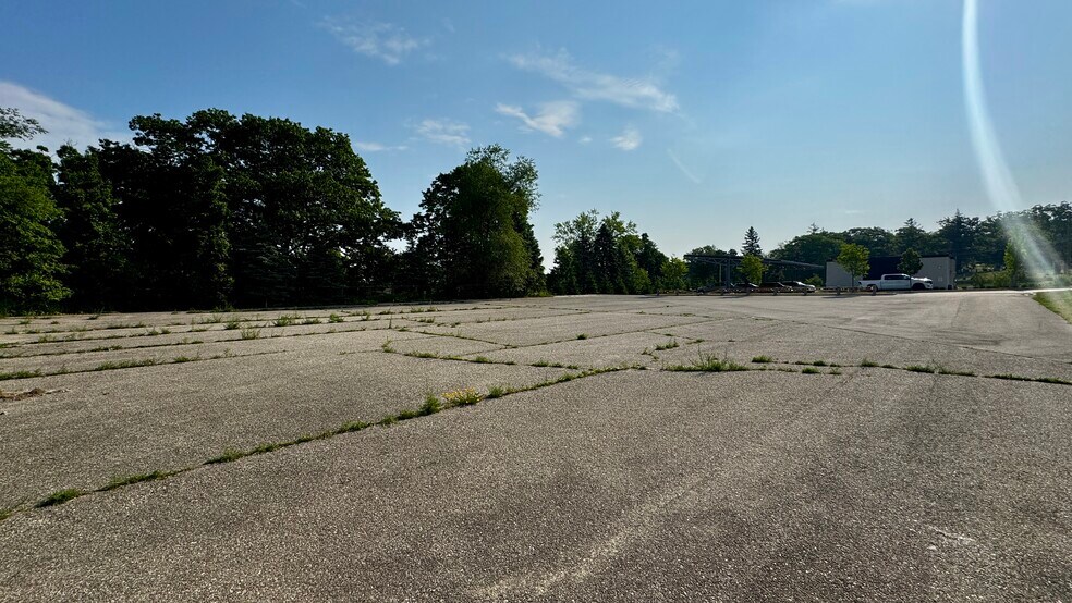 More Photos Of 208 Robertson St, Cadillac Land For Sale