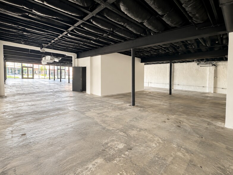 More Photos Of 2020 Harrison St, Hollywood Storefront For Lease