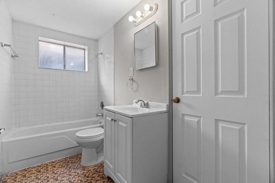 More Photos Of 1001-1031 North and South Rd, University City Apartments For Sale