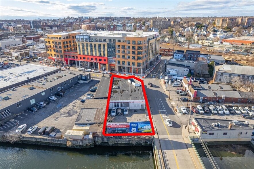 More Photos Of 10 Mill St, Port Chester Freestanding For Lease