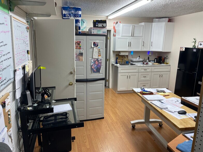 More Photos Of 1854 W 17th St, Santa Ana Freestanding For Sale