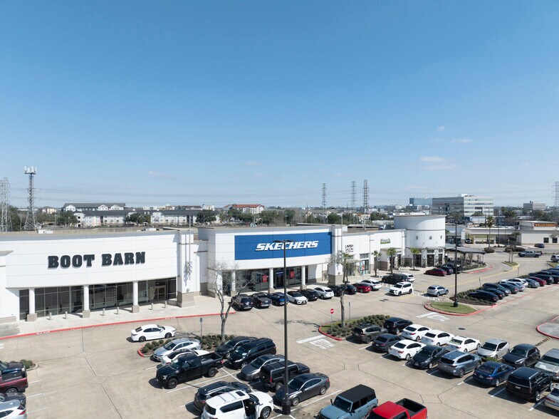 More Photos Of 19325-19435 Gulf Fwy, Webster Unknown For Lease