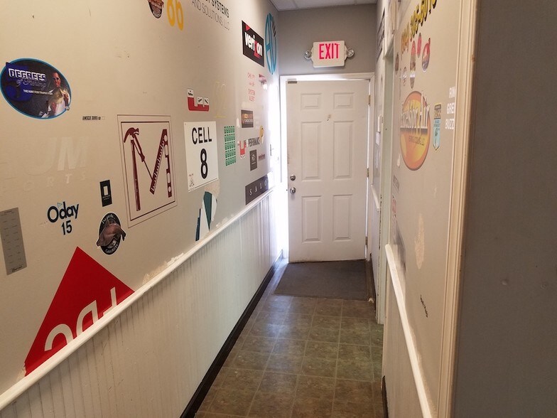 More Photos Of 3111 Norfolk St, Richmond Office For Sale