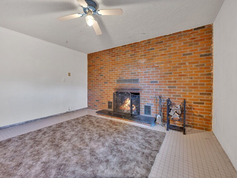 More Photos Of 44434 SE Coalman Rd, Sandy Light Manufacturing For Sale