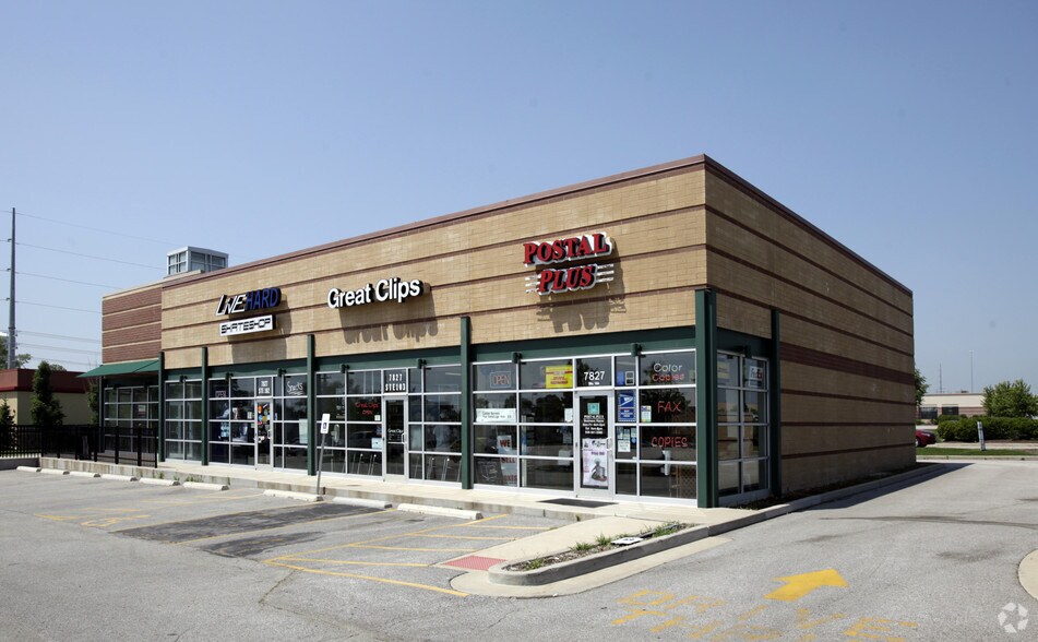 More Photos Of 7827 Town Square Ave, O'Fallon General Retail For Lease