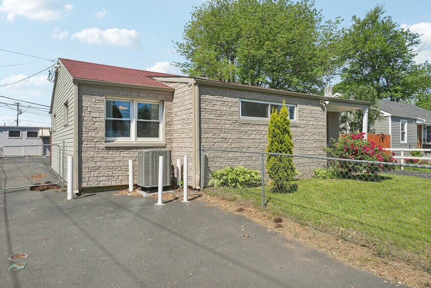 More Photos Of , Levittown General Retail For Sale