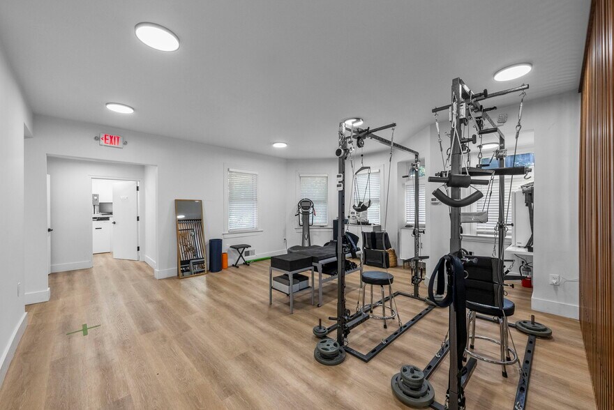 More Photos Of 141 S Euclid Ave, Westfield Office For Sale