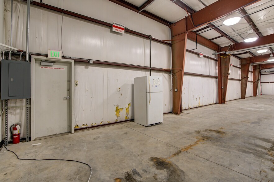 More Photos Of 5739 Observation Ct, Colorado Springs Warehouse For Lease