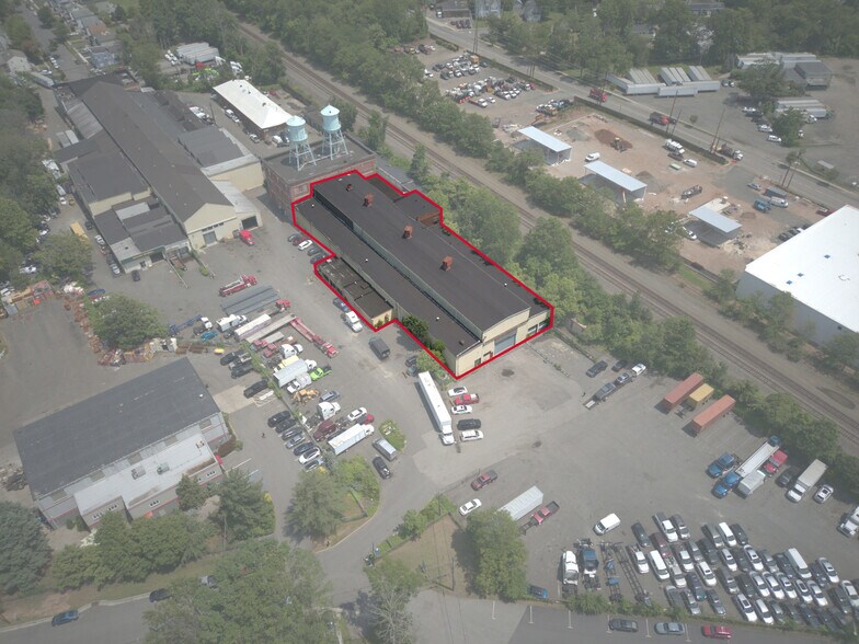 More Photos Of 3 Smalley Ave, Middlesex Warehouse For Lease