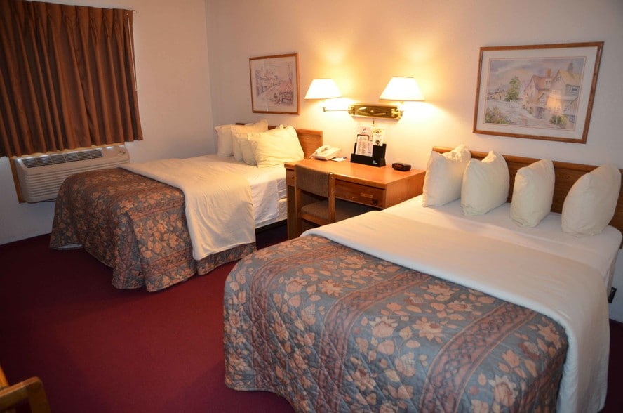 More Photos Of 2326 Highway 53, International Falls Hotel For Sale