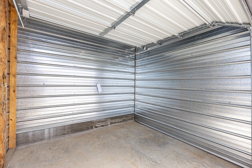 More Photos Of 665 David Ave, Danville Self Storage For Lease