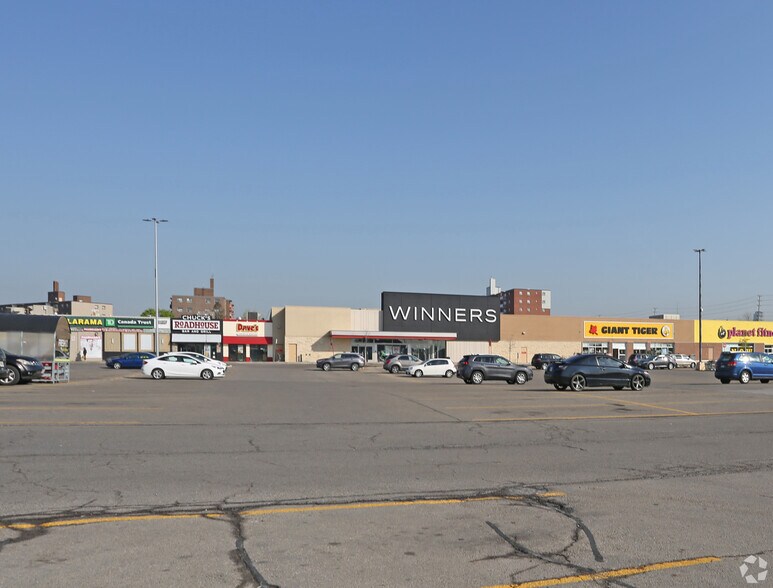 More Photos Of 1151 Dundas St, Mississauga Unknown For Lease