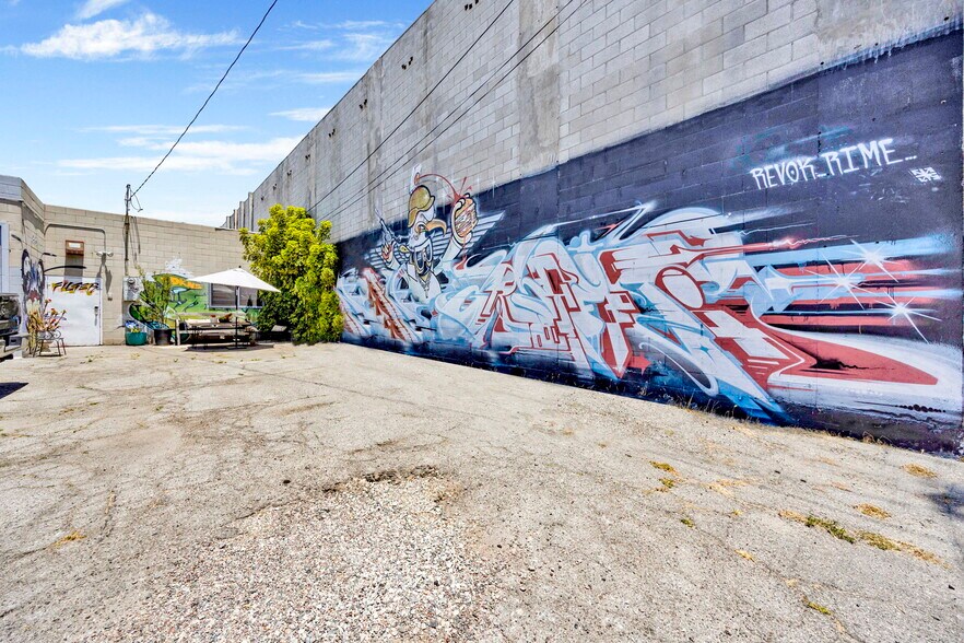 More Photos Of 5908 Barton Ave, Los Angeles Loft Creative Space For Lease