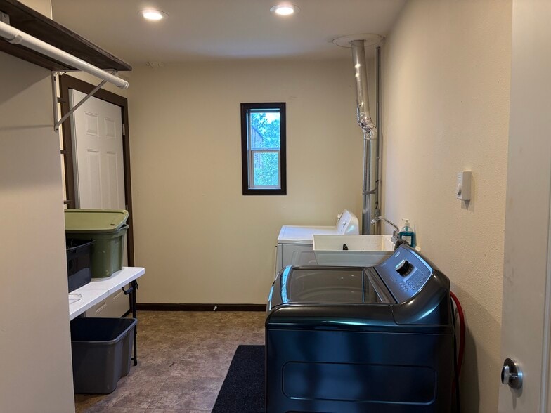 More Photos Of 15 W Redwing St, Duluth Office Residential For Sale