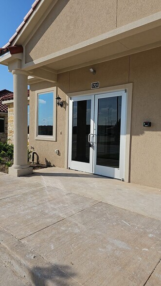 More Photos Of 7070 Knights Ct, Missouri City Medical For Sale