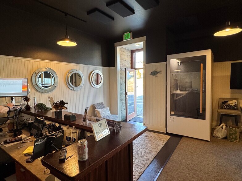 More Photos Of 19089 Jensen Way, Poulsbo Office For Sale