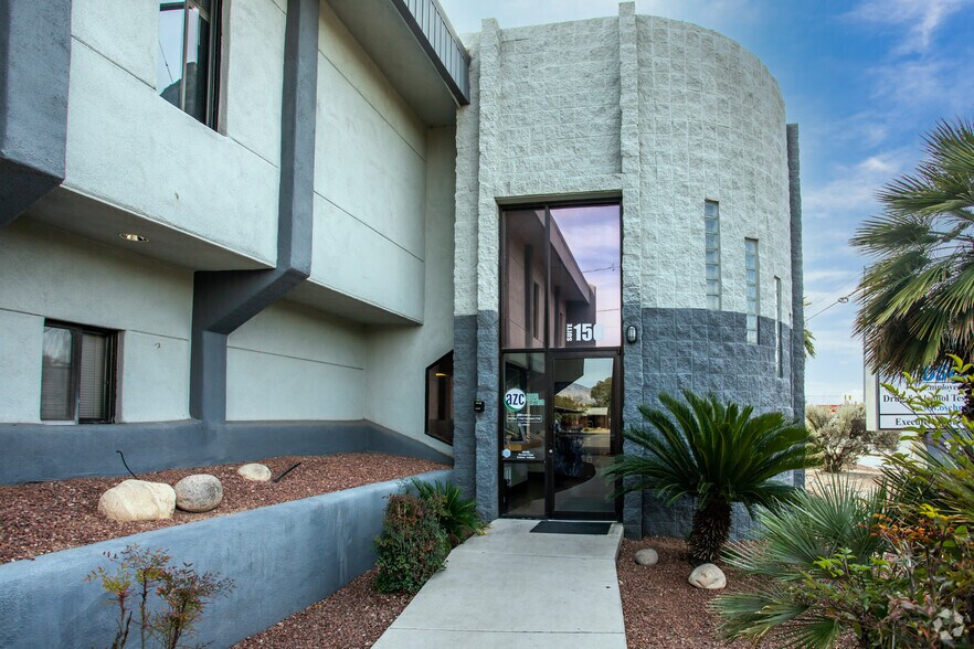 More Photos Of 1037 S Alvernon Way, Tucson Office For Sale