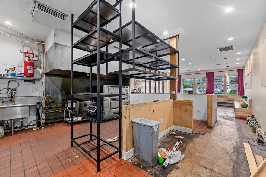 More Photos Of 4601-4711 Lakeview Canyon Rd, Westlake Village Unknown For Lease