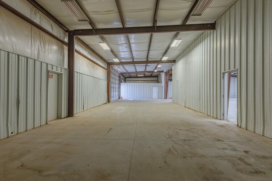 More Photos Of 9604 W County Road 152, Midland Warehouse For Lease