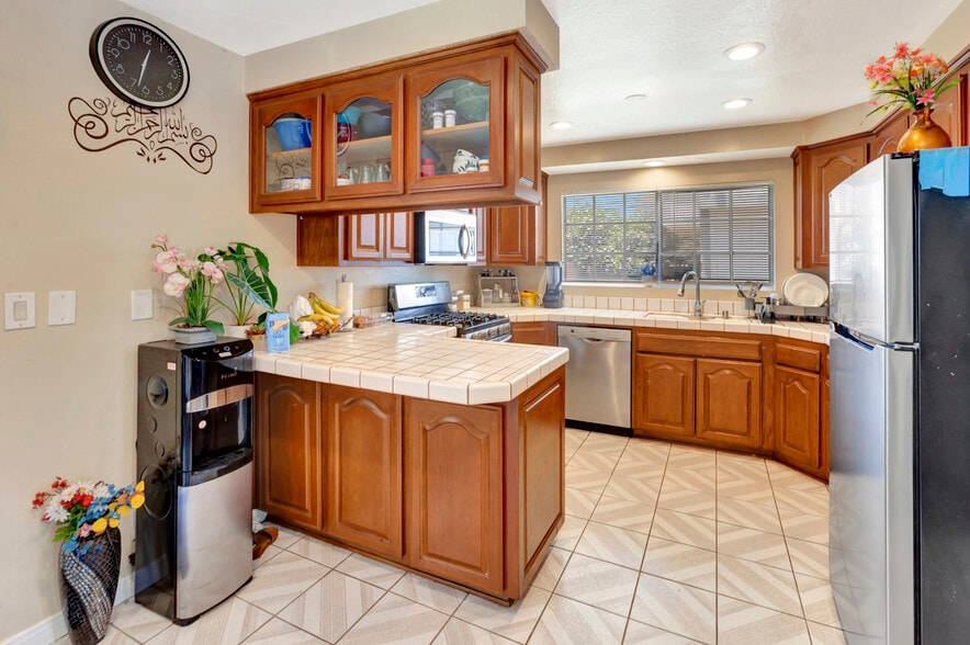 More Photos Of 12725 Barlin Ave, Downey Apartments For Sale