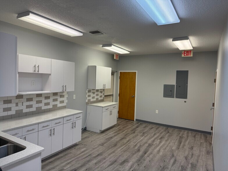 More Photos Of 3206-3212 Parkside Center Cir, Tampa Medical For Sale