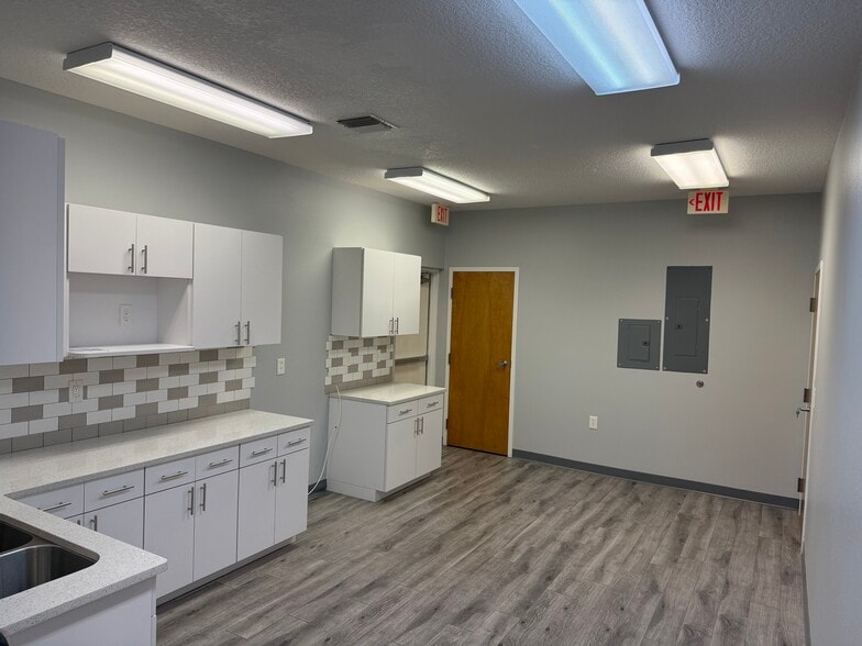 More Photos Of 3206-3212 Parkside Center Cir, Tampa Medical For Lease