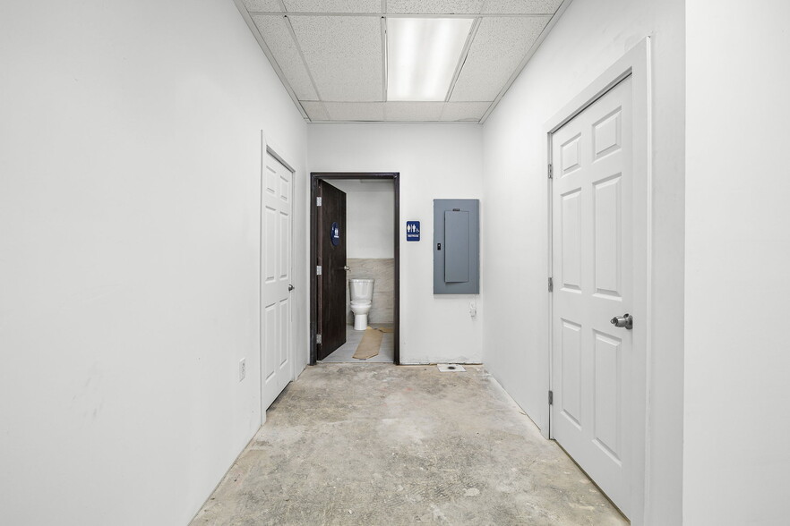 More Photos Of 23031 Sunnymead Blvd, Moreno Valley Storefront Retail Office For Sale