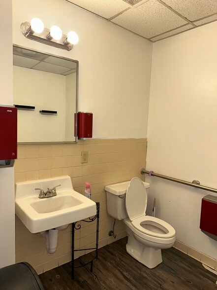 More Photos Of 5700 Quince Rd, Memphis Unknown For Lease