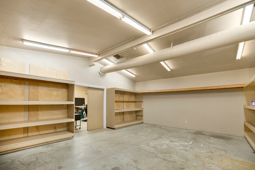 More Photos Of 801 W Whittier Blvd, La Habra Storefront Retail Residential For Sale