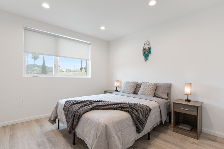 More Photos Of 1035 N Serrano Ave, Los Angeles Apartments For Sale