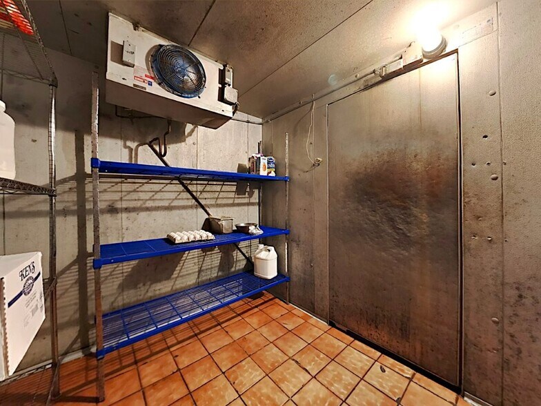 More Photos Of 6176 Atlantic Blvd, Long Beach Restaurant For Sale