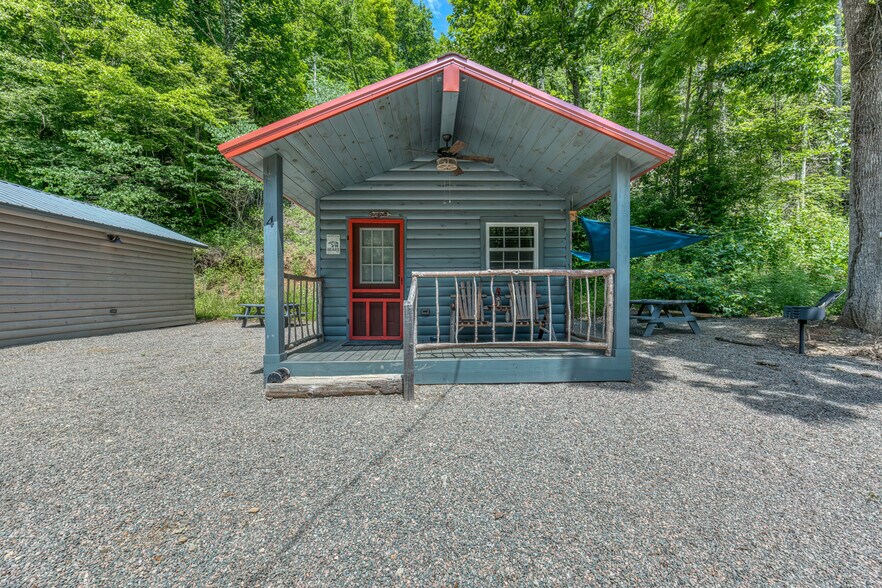 More Photos Of 5340 US-321, Butler Specialty For Sale